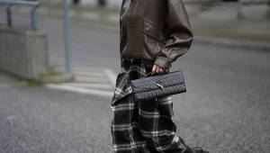 Najmodniejsze spódnice na jesień i zimę, które pokochają dojrzałe kobiety