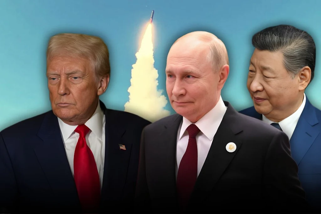 USA potwierdzają prowadzenie prób jądrowych przez Rosję i Chiny Trzech mężczyzn ubranych w garnitury, patrzących w różnych kierunkach, na tle startującej rakiety i nieba.