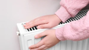 Prosty nawyk tnie koszty. Na ogrzewaniu możesz sporo zaoszczędzić