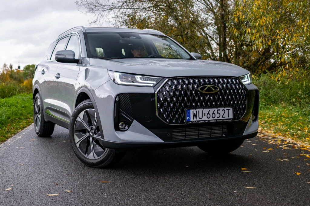 Na liście rywali Tiggo 7 są zarówno modele chińskie (MG HS, Jaecoo 7), jak i europejskie (Ford Kuga) czy koreańskie (Kia Sportage). Na liście rywali Tiggo 7 są zarówno modele chińskie (MG HS, Jaecoo 7), jak i europejskie (Ford Kuga) czy koreańskie (Kia Sportage).