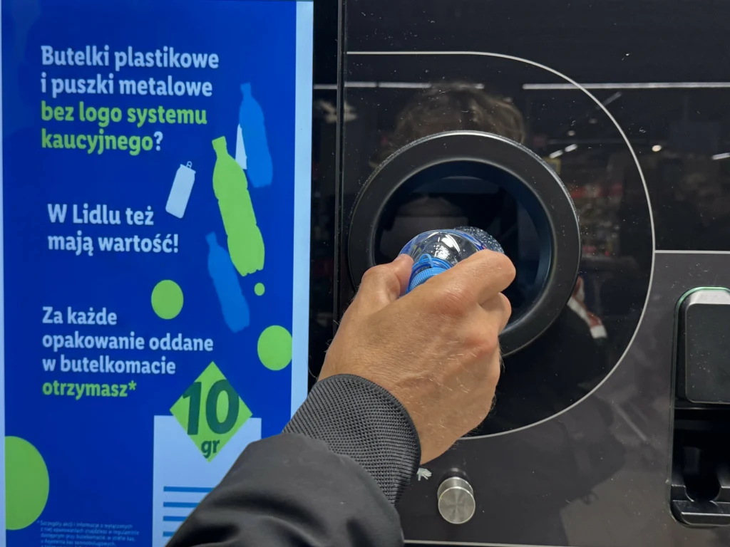 Recyklomat zainstalowany w jednym z polskich sklepów Recyklomat zainstalowany w jednym z polskich sklepów
