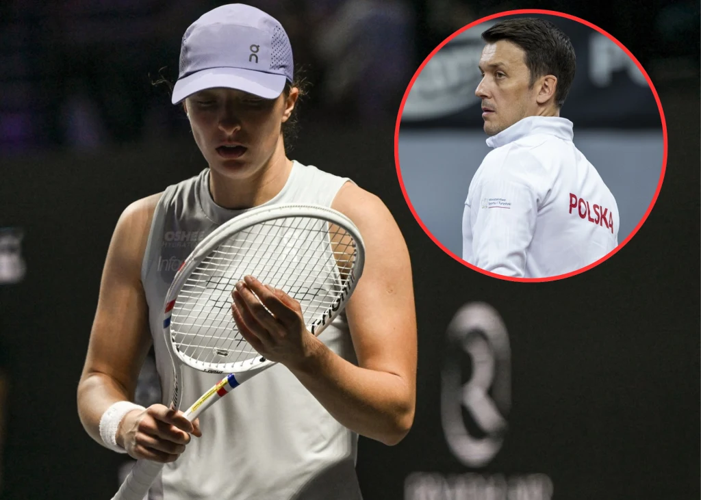 Iga Świątek i Dawid Celt Tenisistka w sportowym stroju i czapce trzymająca rakietę na korcie, w tle okrągłe wstawienie ze zdjęciem mężczyzny w białej kurtce z napisem 'Polska', patrzącego przez ramię.