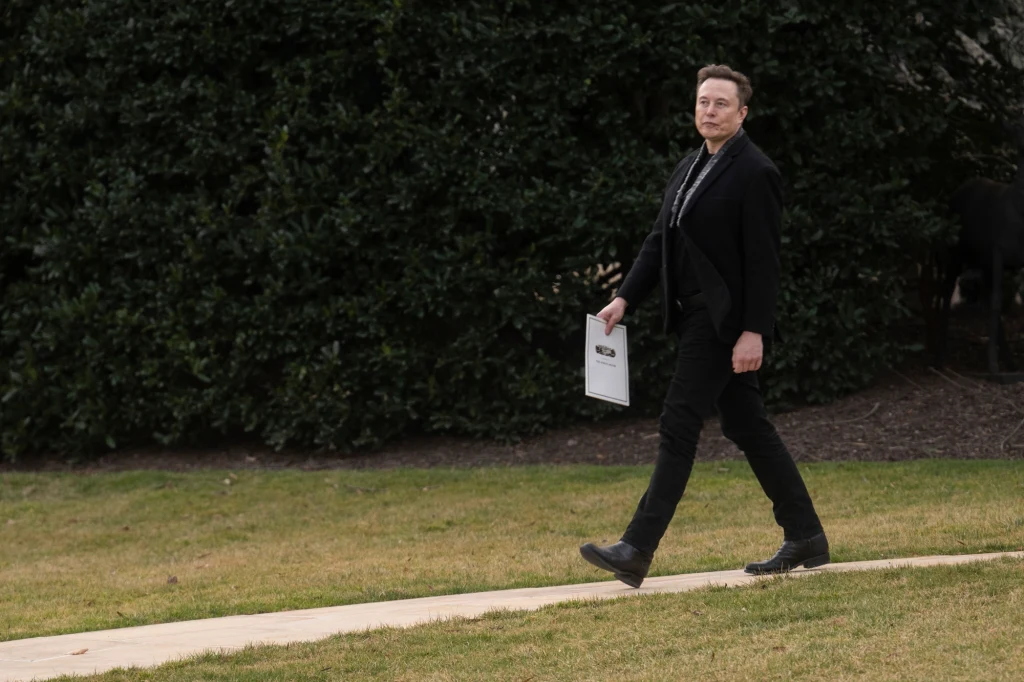 Norweski fundusz uderza w Muska. W grze bilion dolarów