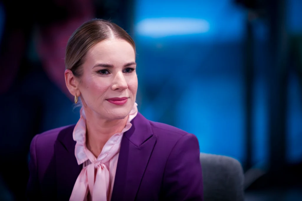 Marta Nawrocka nie stroni od rozmów z mediami. Udowodniła to tym razem, udzielając wywiadu Marta Nawrocka nie stroni od rozmów z mediami. Udowodniła to tym razem, udzielając wywiadu