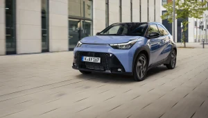 Toyota Aygo X po liftingu jest większa i szybsza, ale też znacznie droższa