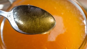 Domowy rosół, który poprawia wygląd skóry. Pij filiżankę dziennie 