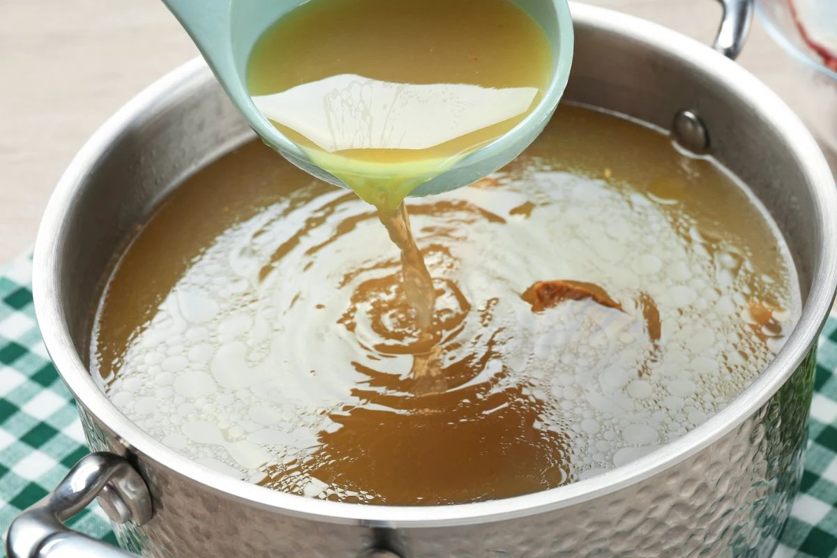 Wywar działa najlepiej jako wsparcie, nie zastępnik rutyny