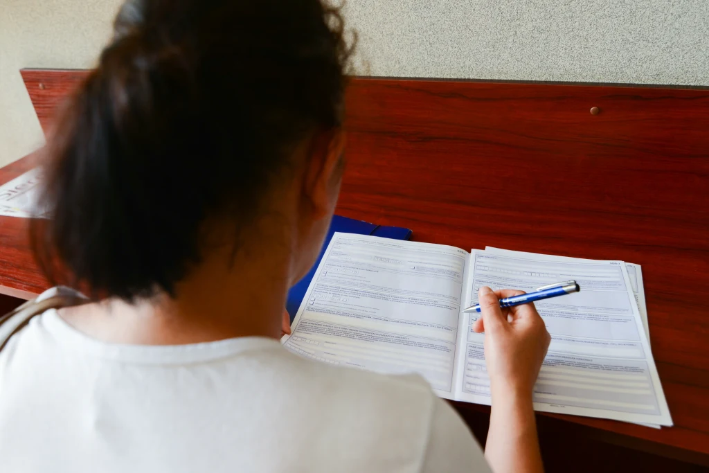 Rodzice muszą wypełnić wniosek, by dostać pieniądze z programu Dobry Start.