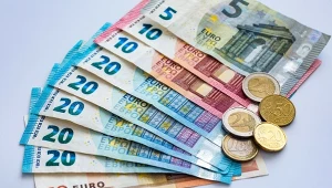 Kolejny kraj dołącza do strefy euro. Dostawy monet i banknotów ruszyły