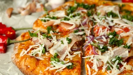 Pizza na spodzie z ziemniaków to bezglutenowa przekąska 