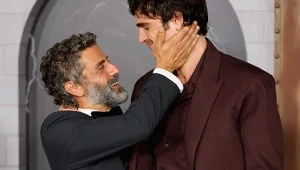 Oscar Isaac i Jacob Elordi na premierze filmu "Frankenstein" w Los Angeles