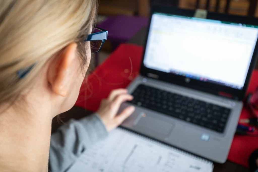 Ministerstwo rekrutuje. Oferuje 8 tys. zł i dodatkowe benefity