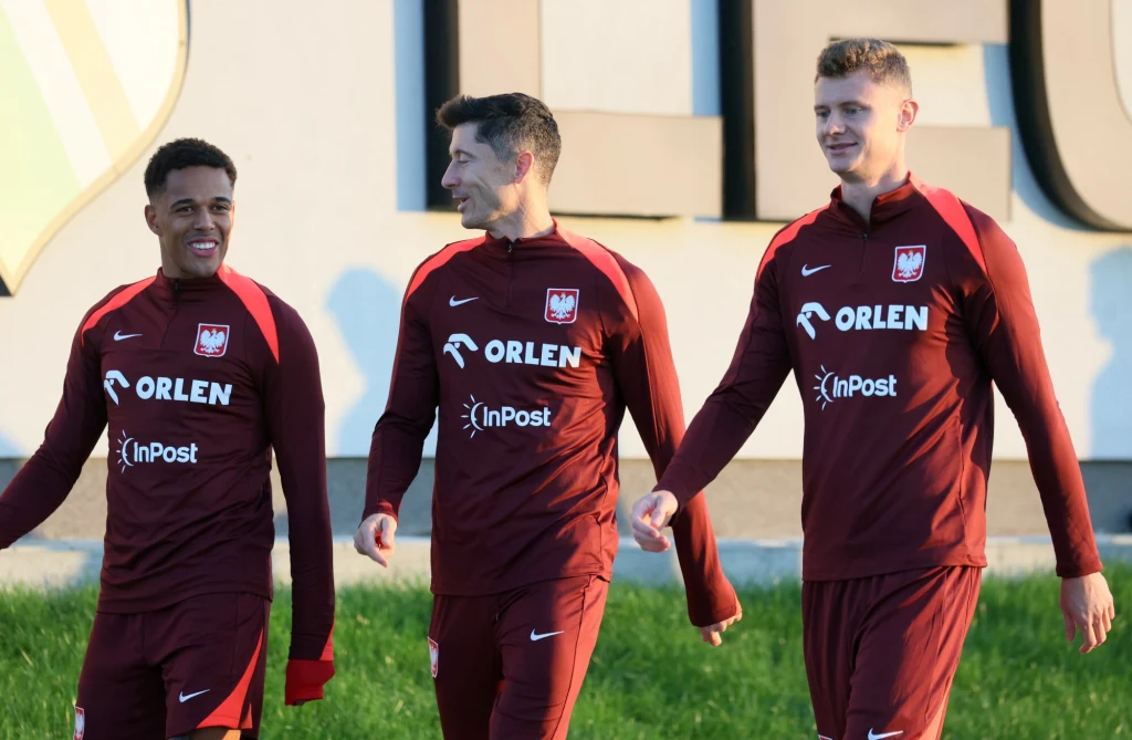 Michael Ameyaw, Robert Lewandowski i Paweł Dawidowicz podczas zgrupowania reprezentacji Polski Michael Ameyaw, Robert Lewandowski i Paweł Dawidowicz podczas zgrupowania reprezentacji Polski