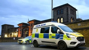 Wypuścili więźniów przez pomyłkę. W Anglii trwa obława