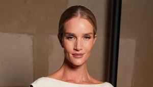 Rosie Huntington-Whiteley: jak łączy elegancję i wygodę w stylizacjach