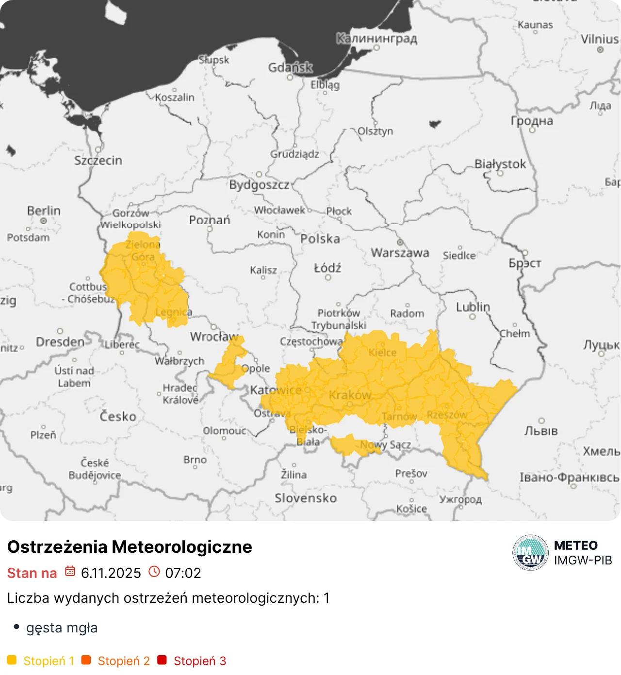Mapa Polski z zaznaczonymi na żółto obszarami objętymi ostrzeżeniem meteorologicznym pierwszego stopnia dotyczącym gęstej mgły, obejmującymi południowe województwa oraz fragmenty centralnej Polski.