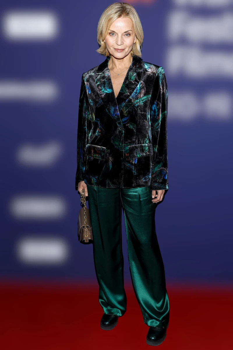 Na Warszawski Festiwal Filmowy gwiazda założyła piękny komplet w odcieniach butelkowej zieleni