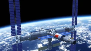 Zostali uwięzieni na stacji kosmicznej. W statek uderzył kosmiczny śmieć