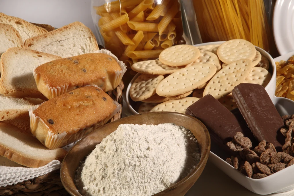 Węglowodany proste dają szybki zastrzyk energii, ale te złożone działają stabilnie i długofalowo