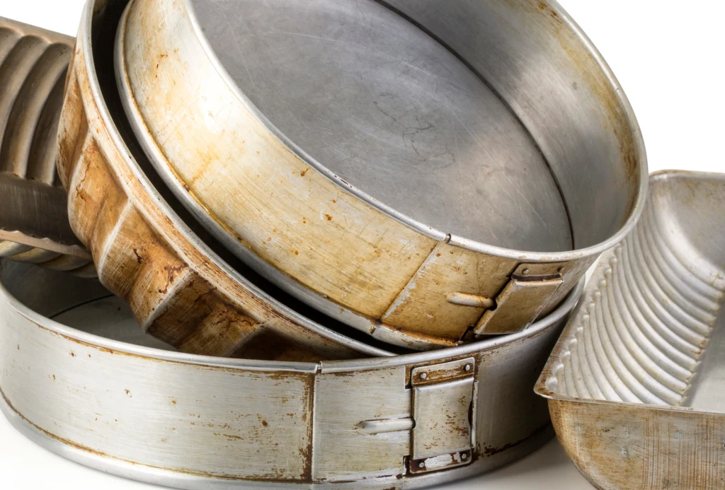 Blachy i formy do ciasta często są przypalone tak, że nie można ich doczyścić Blachy i formy do ciasta często są przypalone tak, że nie można ich doczyścić