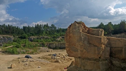 Kamieniołom Babia Dolina na Roztoczu. Idealne miejsce na jesienny spacer