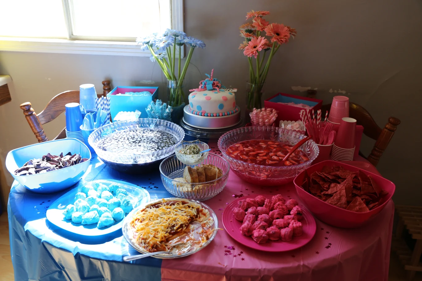 Gender reveal to przyjęcia, gdzie poznaje się płeć przyszłego dziecka Gender reveal to przyjęcia, gdzie poznaje się płeć przyszłego dziecka