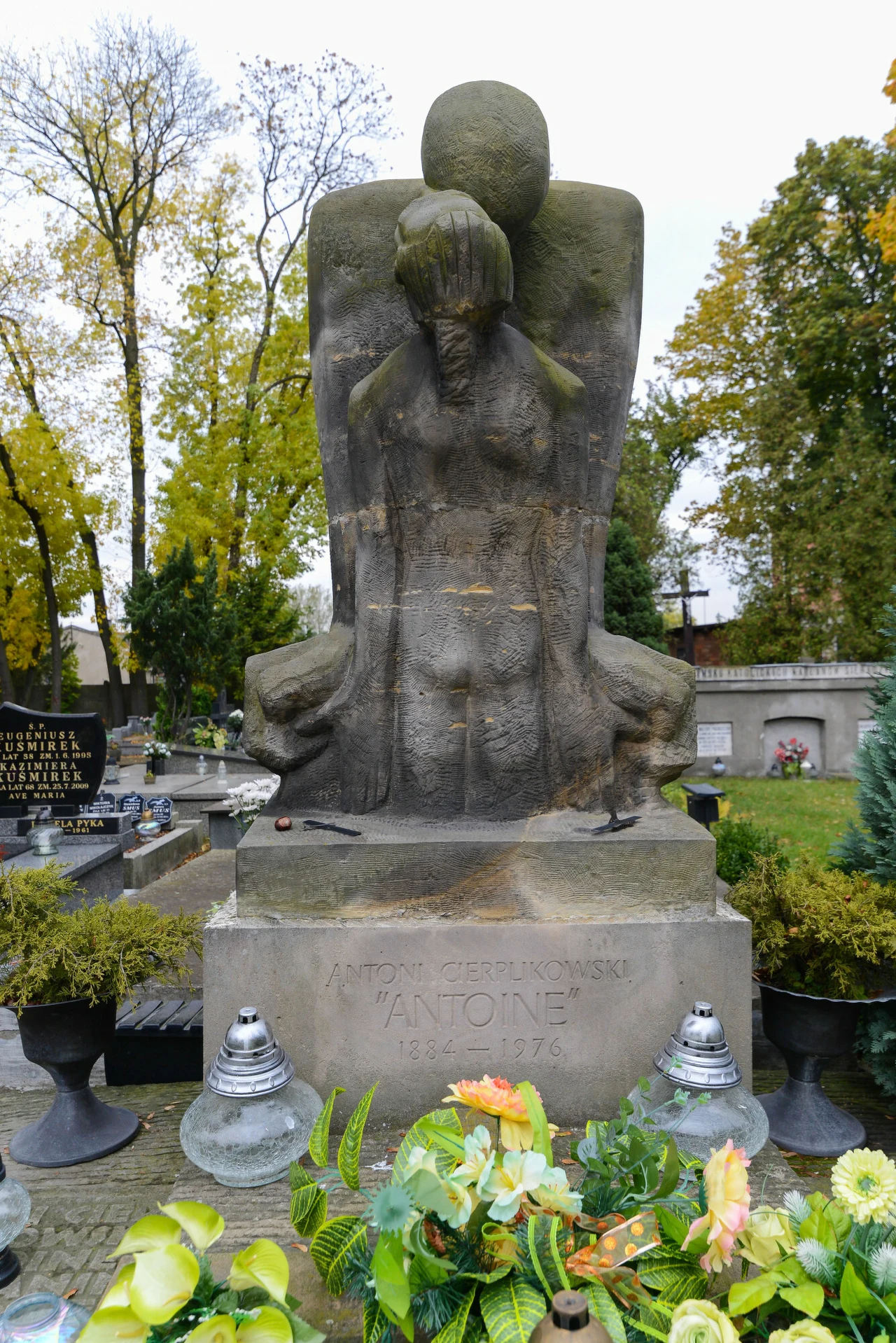 Sieradz 15.10.2016 , śladami Antoniego Antoina Cierplikowskiego, N/Z Grób w którym spoczywa Antoine Antoni Cierplikowski