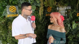 Bryska mieszka z rodzicami. Kiedy zrzuci perukę na scenie?