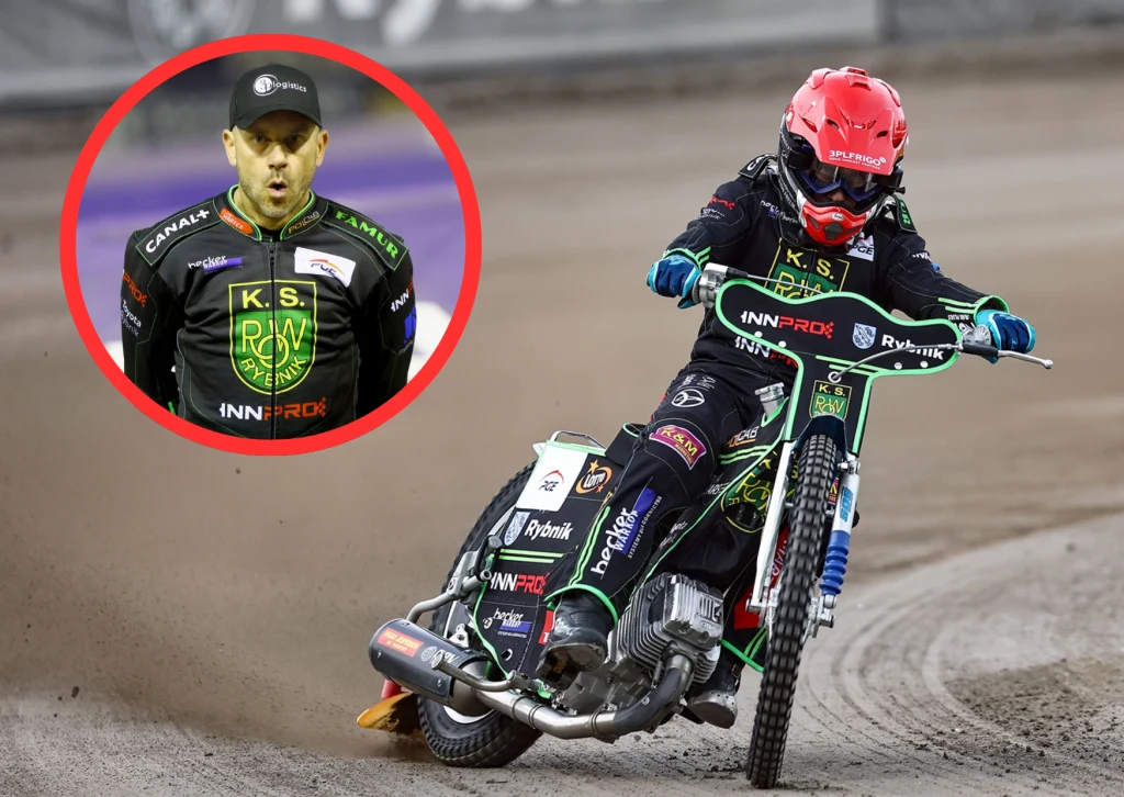 Zawodnik żużlowy w czerwonym kasku podczas jazdy na zakręcie toru, dynamicznie pochylony na motocyklu z widocznymi barwami klubu K.S. ROW Rybnik. Wstawka w lewym górnym rogu prezentuje portret osoby w tym samym klubowym ubraniu, prawdopodobnie trenera ...