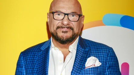 Z kamerami w pięknym domu Piotra Gąsowskiego - wielka garderoba oraz połączenie sztuki z luksusem