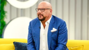 Gasowski w „halo tu polsat” pokazał swoją garderobę. Ma się czym pochwalić