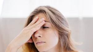Objaw stresu i spadku odporności widać na powiece. Na jęczmień pomogą domowe sposoby