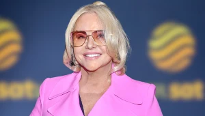 Olek Sikora z kamerą "halo tu polsat" odwiedził dom Joanny Kurowskiej. Na śniadaniu pojawili się też córka gwiazdy i jej przyjaciele