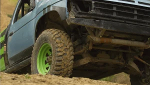 Dramatyczny finał próby wjazdu autem terenowym na stok narciarski