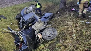 Tragedia w Warmińsko-Mazurskiem. 19-latek zginął, pasażerka walczy o życie