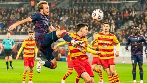 W efektownym natarciu Danijel Loncar, defensor Pogoni Szczecin