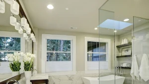 W jakiej łazience sprawdzi się prysznic walk-in?