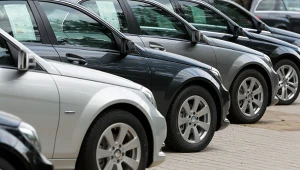 Jak bezpiecznie kupić używany samochód. Eksperci tłumaczą krok po kroku, na co uważać