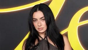 Charli xcx wystąpiła w filmie "Erupcja"