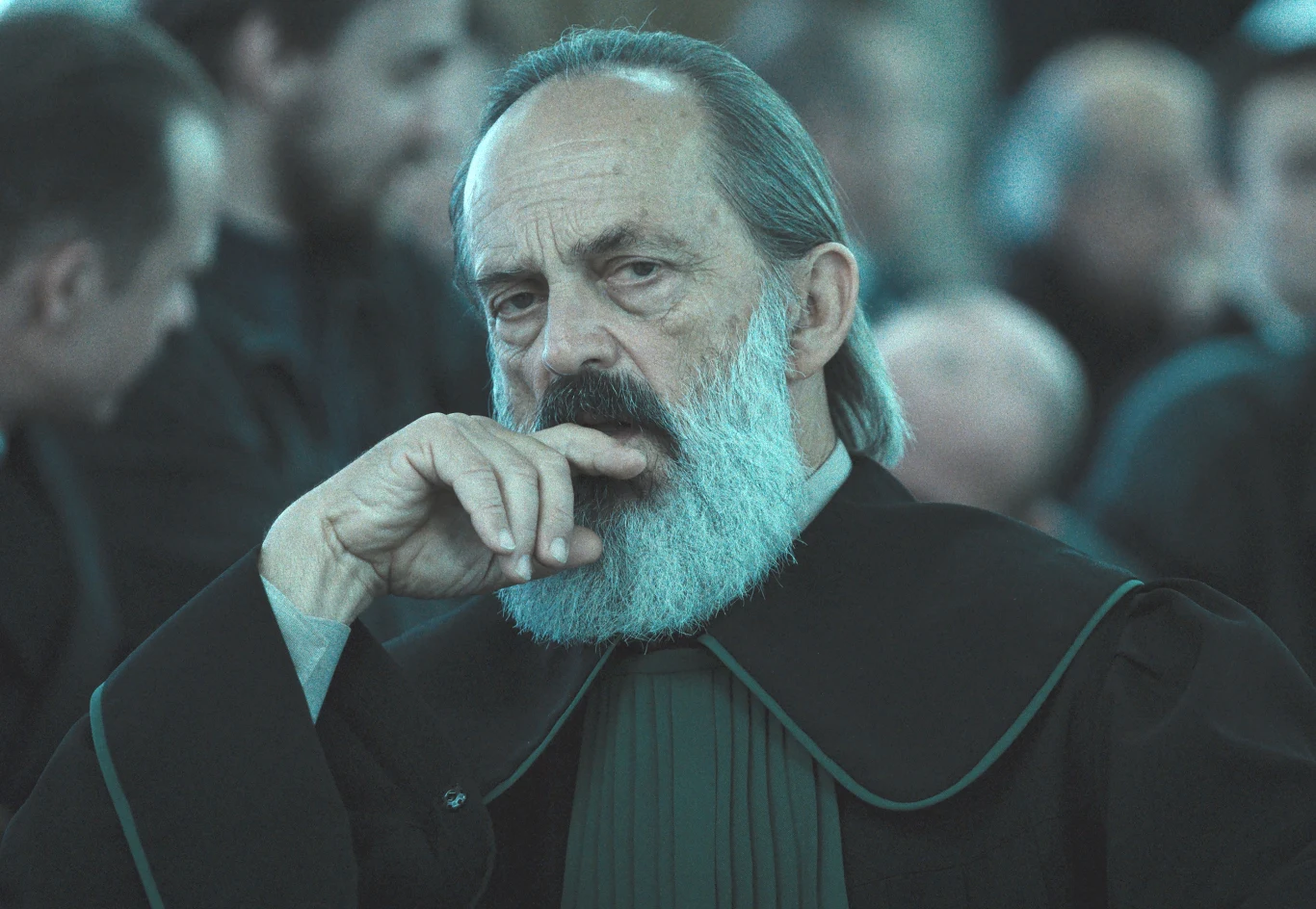 Jacek Koman jako mecenas Ignacy Budzisz w serialu "Heweliusz"