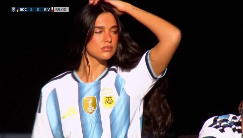 Dua Lipa zauważona w koszulce Argentyny podczas meczu Boca – River Plate