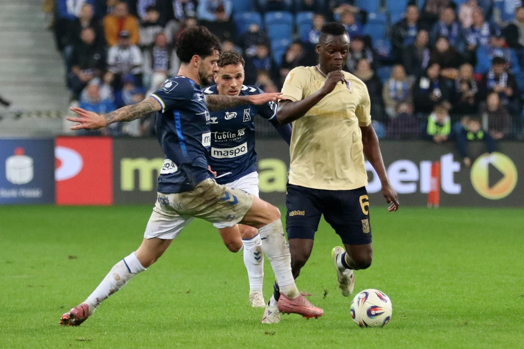 Lech atakował, doliczał sobie kolejne strzały, ale Brkicia zaskoczyć nie potrafił Lech atakował, doliczał sobie kolejne strzały, ale Brkicia zaskoczyć nie potrafił