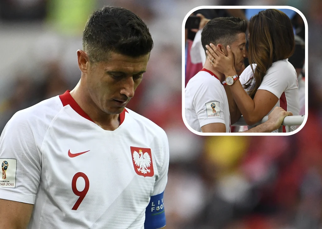 Zawodnik piłkarski w biało-czerwonej koszulce z godłem Polski na piersi i numerem 9, wygląda na zasmuconego. W prawym górnym rogu widoczna mniejsza fotografia, na której zawodnik całuje się z kobietą, trzymając ją za twarz.