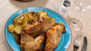 Mięso z królika będzie miękkie, jeśli wcześniej je zamarynujemy