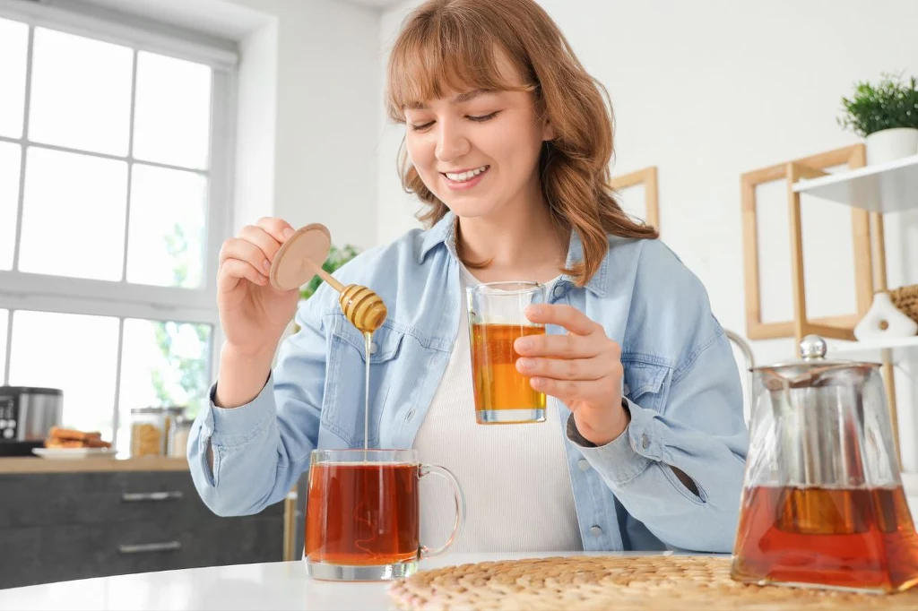 "Nie dodawaj miodu do gorącej herbaty, bo straci właściwości!" - brzmi znajomo?