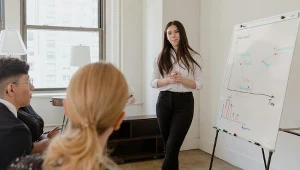 Szacuje się, że już 4 na 5 firm korzysta ze wsparcia sztucznej inteligencji w przynajmniej jednym obszarze działalności