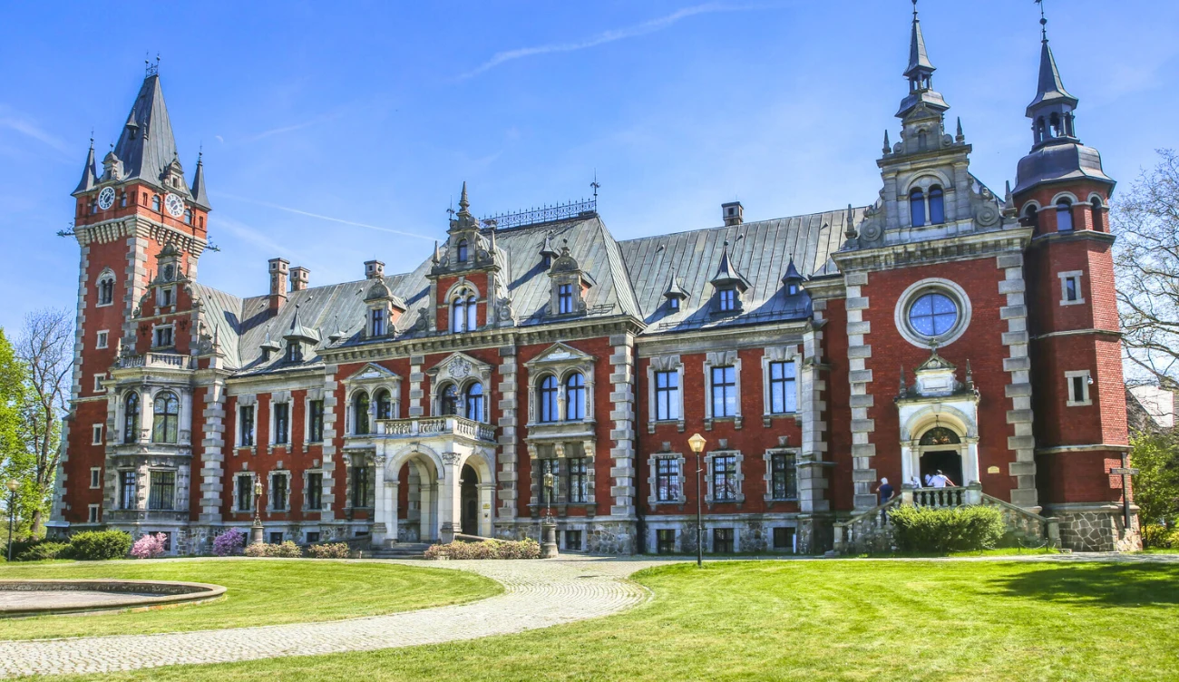 Imponujący pałac Ballestremów w Pławniowicach