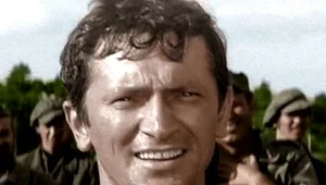 Marian Kociniak w scenie z filmu "Jak rozpętałem drugą wojnę światową"