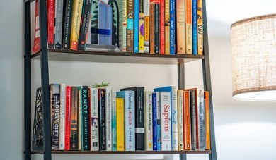 Metalowe regały do domowej biblioteczki – nowoczesne rozwiązanie dla miłośników książek