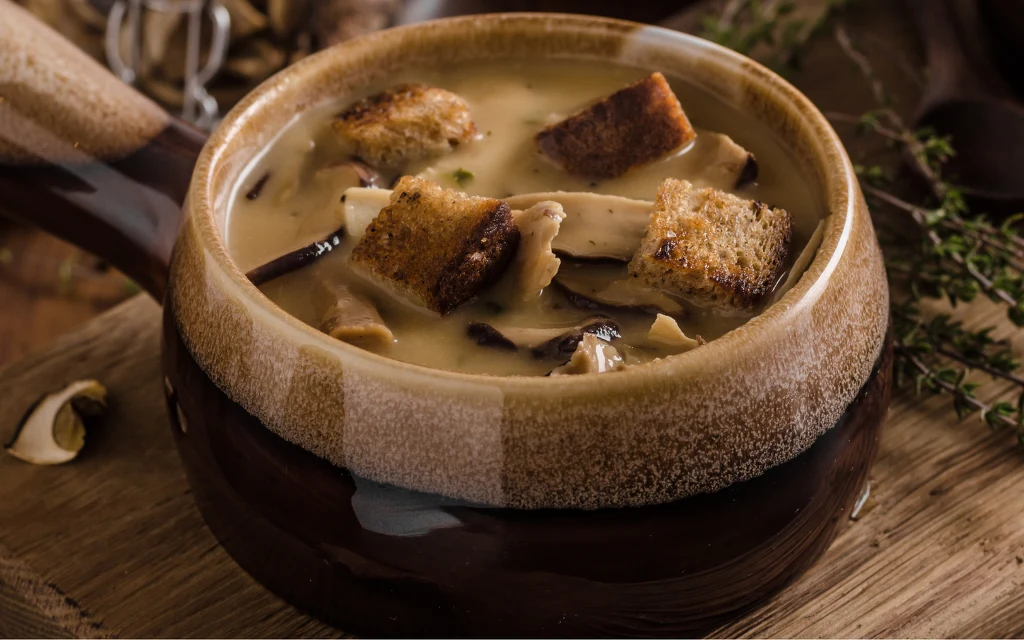 Takiego żuru z gryzbami jeszcze nie jadłeś. Uwielbiał go sam król